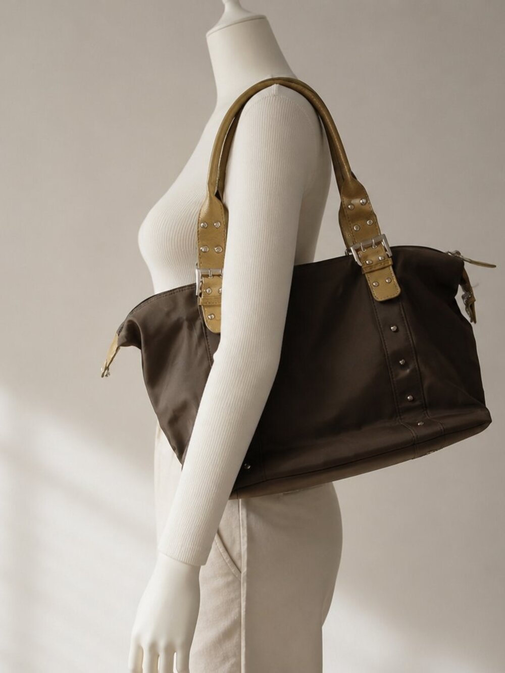 ISA Knox Brown Satchel Elegant Neutral Handbag, New Condition